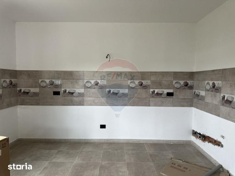 Casa / Vila cu 5 camere de vanzare - 2