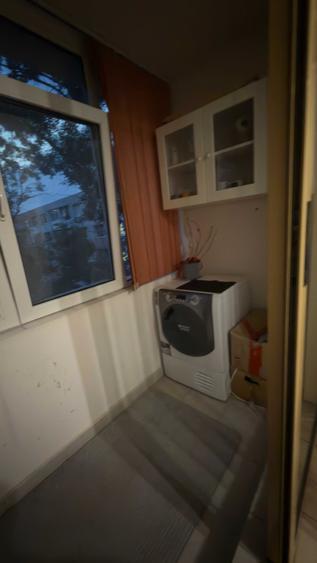 Apartament cu 3 camere decomandat în Exterior Vest