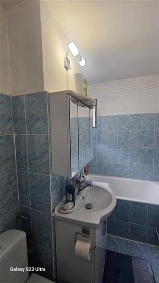 Apartament cu 2 camere semidecomandat în Berceni