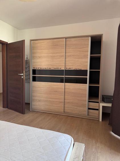 Inchiriez apartament cu 3 camere , 2 bai , complet mobilat si utilat in blocul Iris 3 - 3