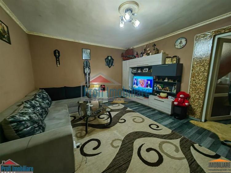Apartament cu 2 camere semidecomandat, mobilat în Central