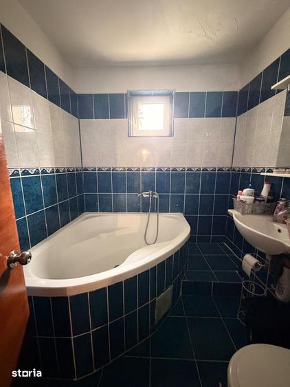 Apartament cu 3 camere decomandat, mobilat în Berceni