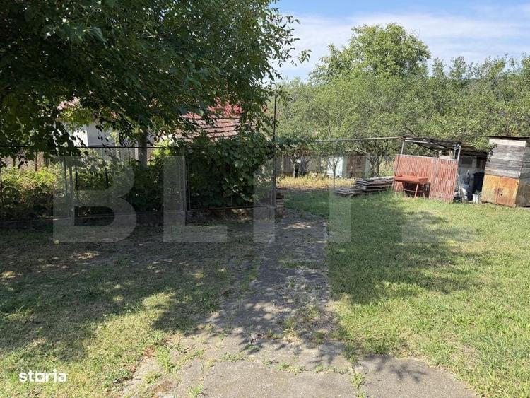 Casă cu 4 camere cu Teren 2500 Mp în Pericei