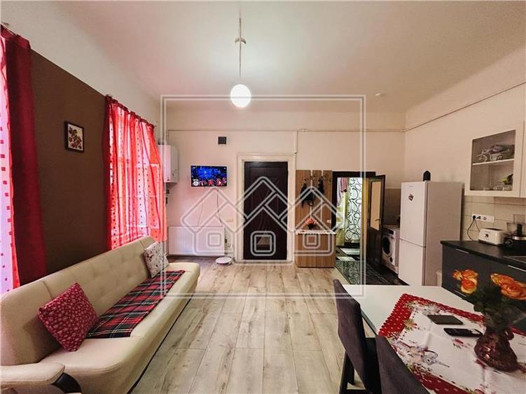 Casă individuală cu 4 camere cu Canalizare în Ultracentral