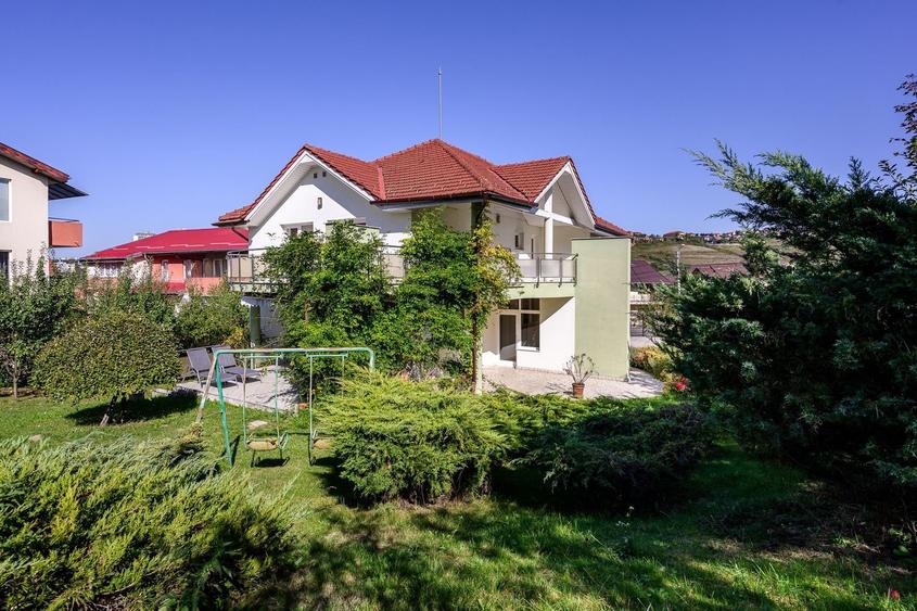 Casă individuală cu 5 camere cu Canalizare în Mănăștur