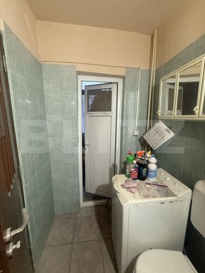 Apartament cu 3 camere decomandat, mobilat în Micro 6