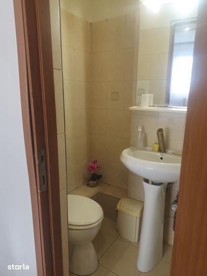 Apartament cu 2 camere semidecomandat în Centrul Civic