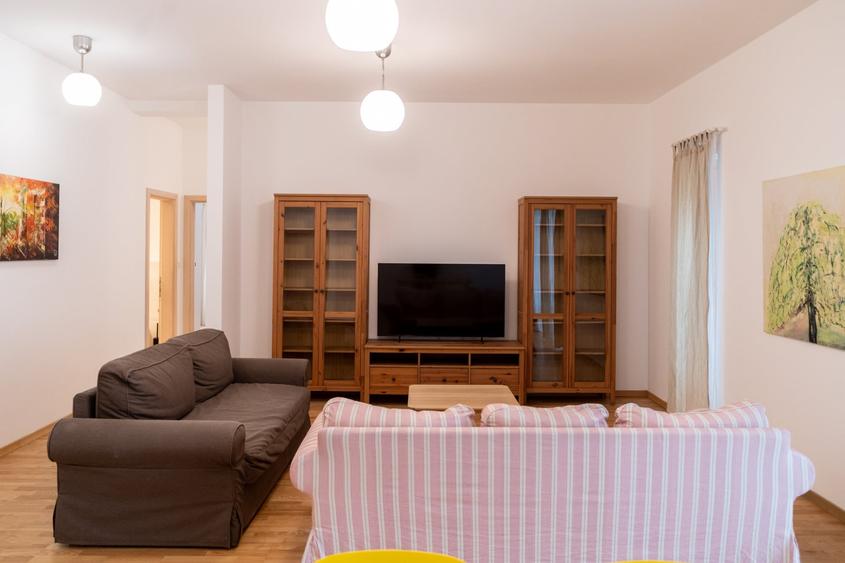 Casă individuală cu 5 camere cu Garaj în Borhanci