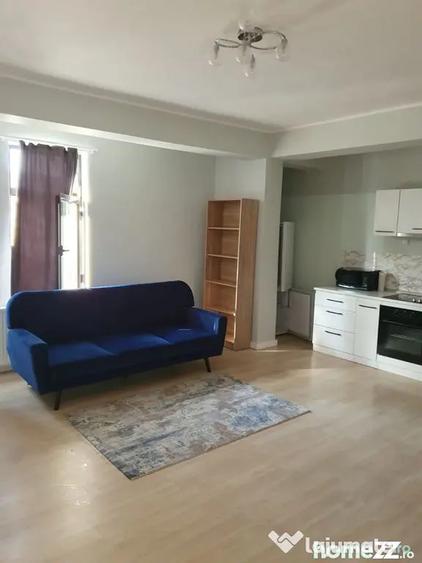 Garsonieră decomandată în Central