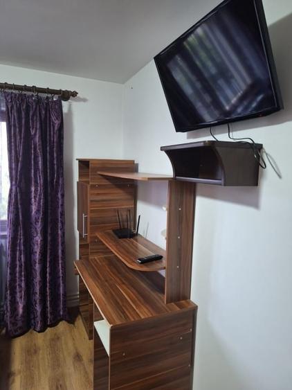 Apartament cu 3 camere decomandat, mobilat în E3