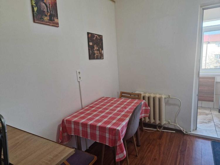 Apartament cu 2 camere decomandat în Exterior Vest