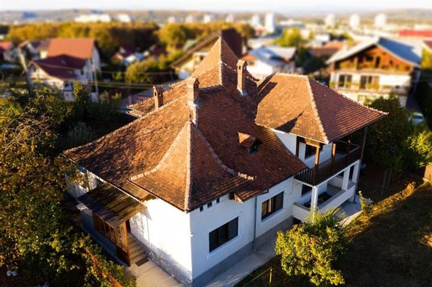 Casă individuală cu 6 camere cu Canalizare în Găvana Platou