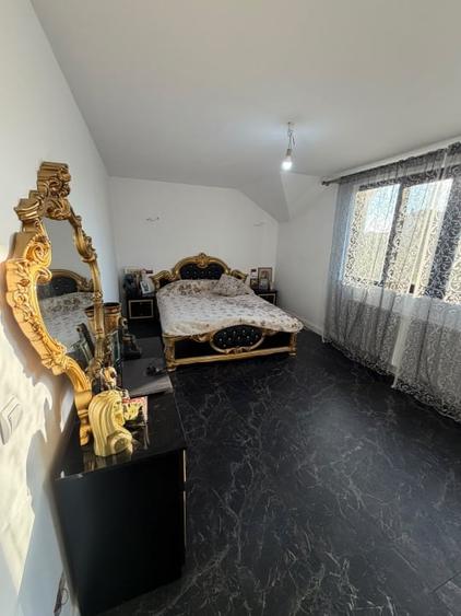 Casă individuală cu 4 camere cu Canalizare în Bucov