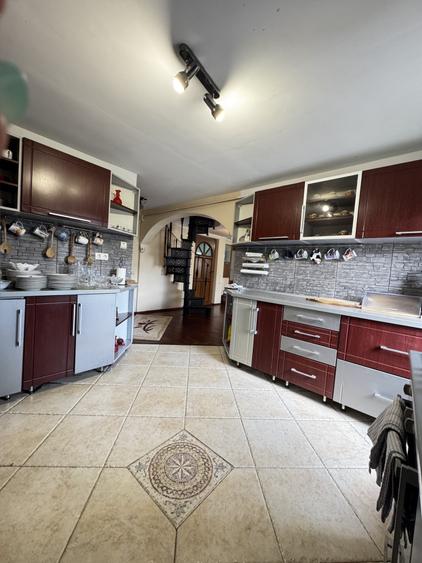 De Inchiriat! Apartament de 5 camere, 3 bai,terasa, garaj,Zona Zorilor - 11