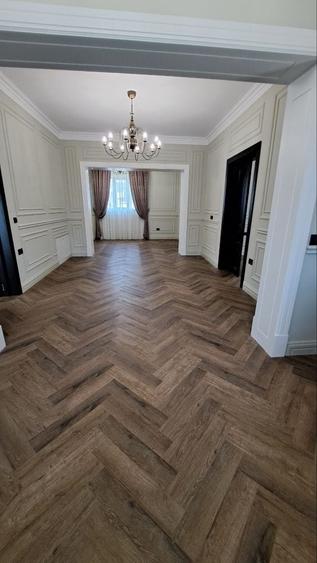 Casă individuală cu 5 camere cu Canalizare în Central