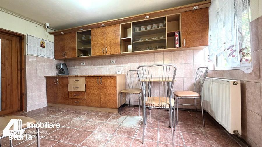 Casă cu 4 camere cu Teren 2091 Mp în Central