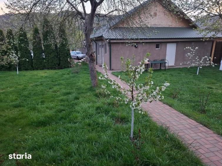 Casă cu 3 camere cu Teren 900 Mp în Bârsești