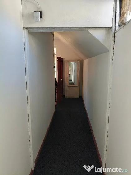Apartament cu 3 camere decomandat în Predeal