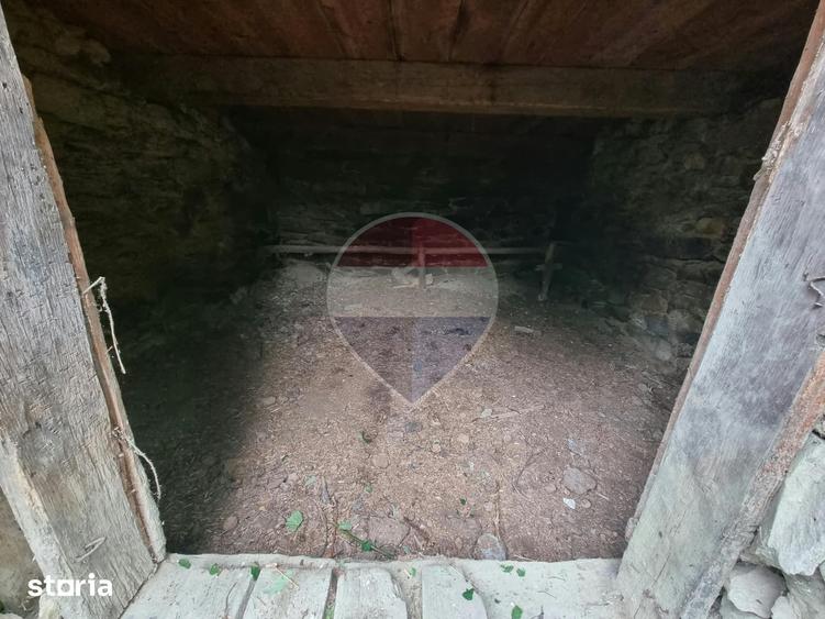 Casă cu 2 camere cu Teren 760 Mp în Hălmagiu