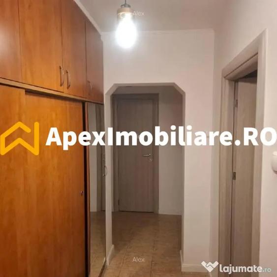 Apartament cu 3 camere decomandat în Baba Novac