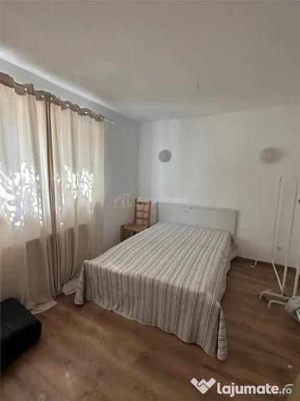 Casă cu 3 camere cu Teren 2000 Mp în Central
