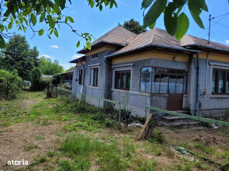 Casa cu 3 camere, curte mare si garaj in Razvad, Dambovita - 4