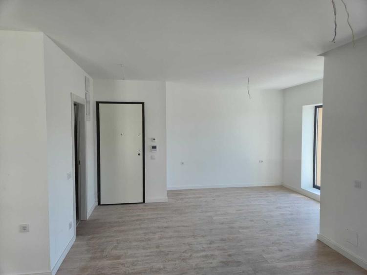 Apartament cu 2 camere semidecomandat în Fundeni