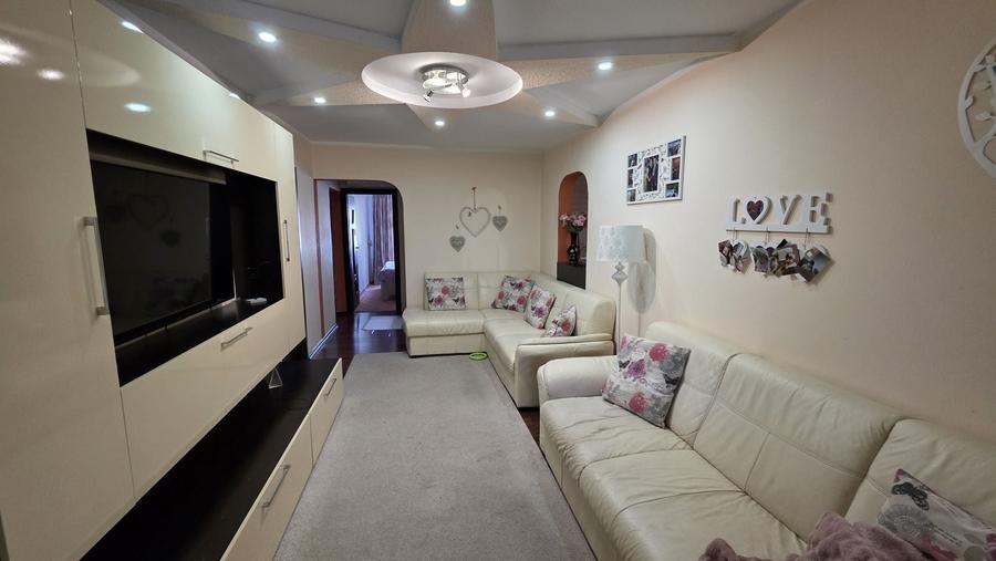 Apartament cu 4 camere în Nicolina
