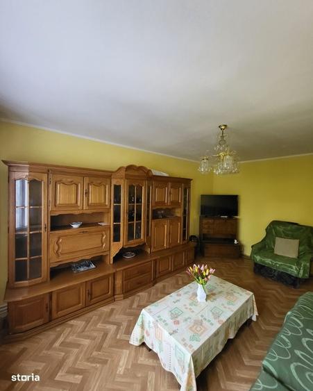 Apartament cu 3 camere decomandat în Alexandru cel Bun