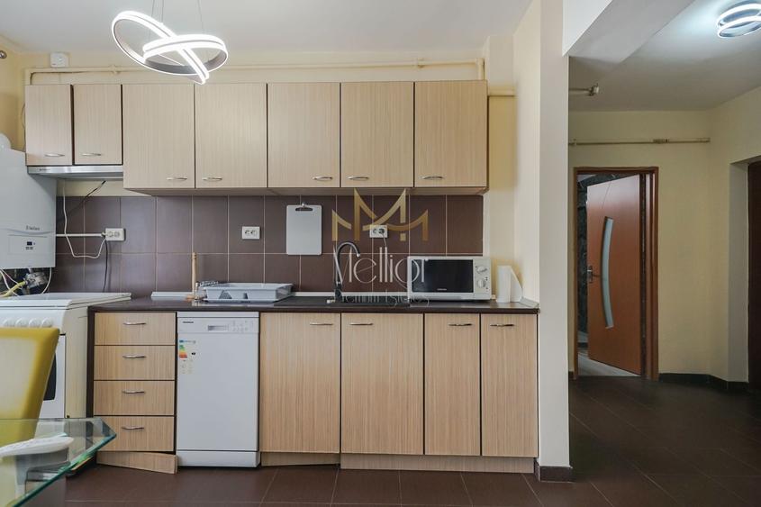 Apartament cu 3 camere semidecomandat în Mărăști
