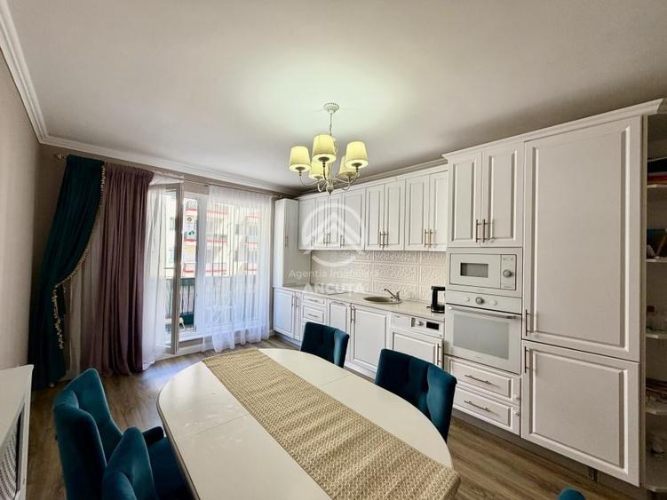 Apartament cu 3 camere semidecomandat în Florești