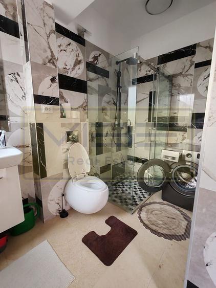 Apartament cu 4 camere semidecomandat, mobilat în Ultracentral