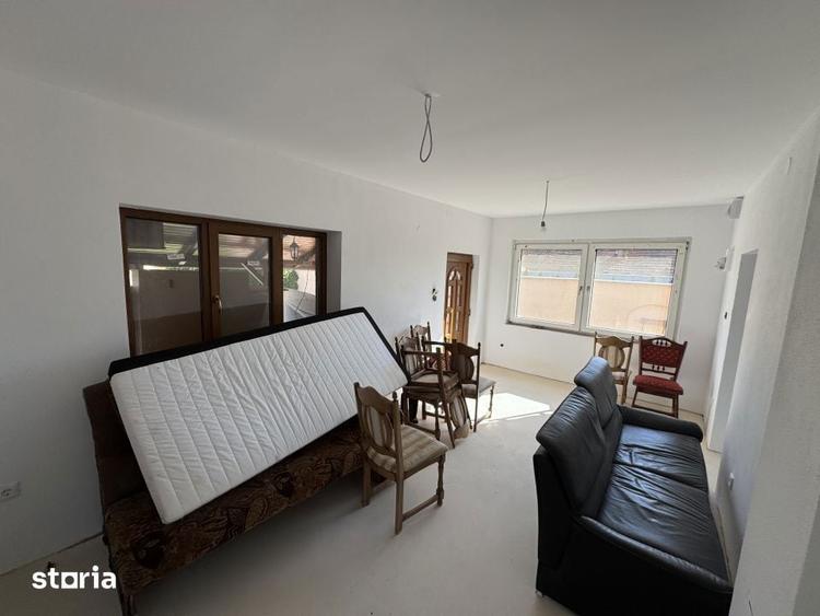 Casă cu 3 camere cu Teren 1200 Mp în Central