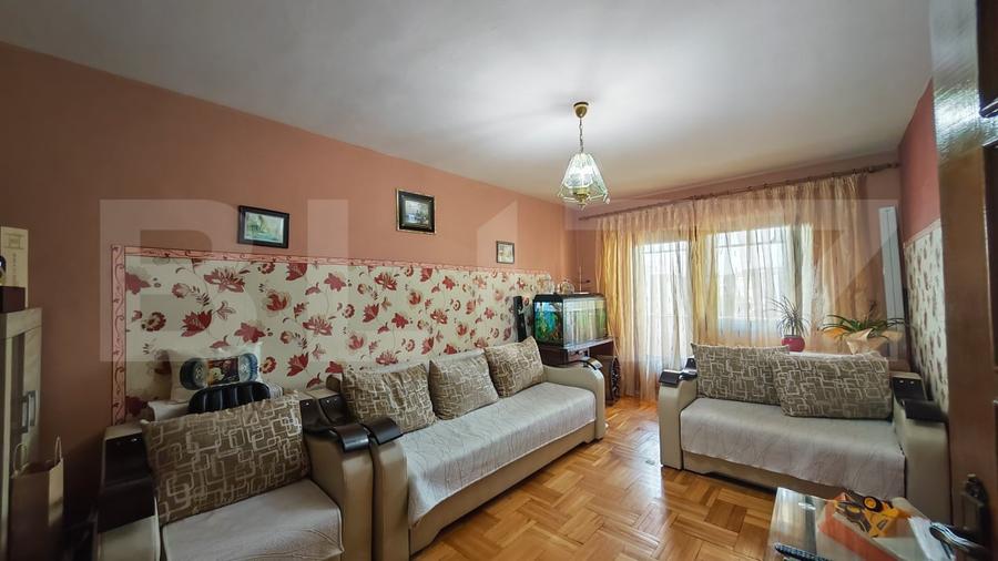 Apartament cu 3 camere decomandat, mobilat în Nufărul