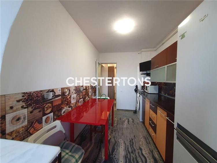 Apartament cu 2 camere decomandat, mobilat în Casa de Cultură
