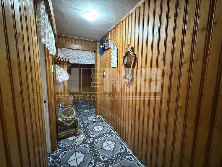 Apartament cu 2 camere semidecomandat, mobilat în Central