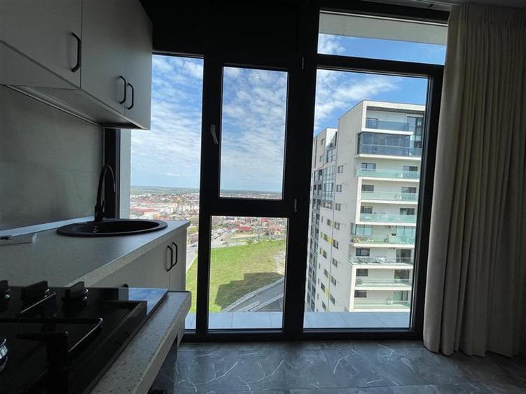 Apartament cu 2 camere decomandat în E3
