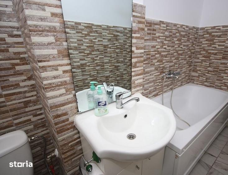 Apartament cu 2 camere decomandat în Tache