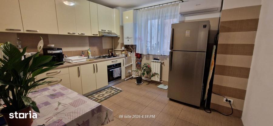 Apartament cu 4 camere decomandat în Tătărași