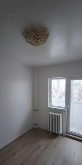 Apartament cu 4 camere semidecomandat, mobilat în Ștefan cel Mare