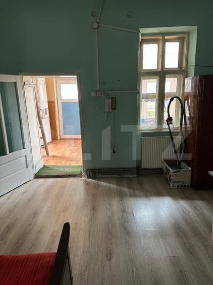 Casă individuală cu 2 camere cu Canalizare în Central