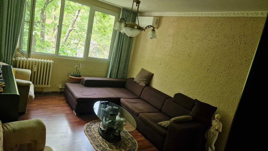 Apartament cu 3 camere decomandat, mobilat în Drumul Taberei
