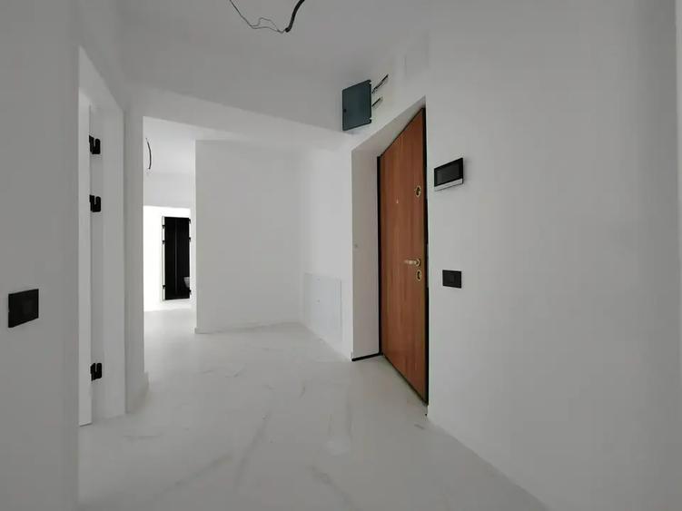 Apartament cu 3 camere decomandat în Theodor Pallady