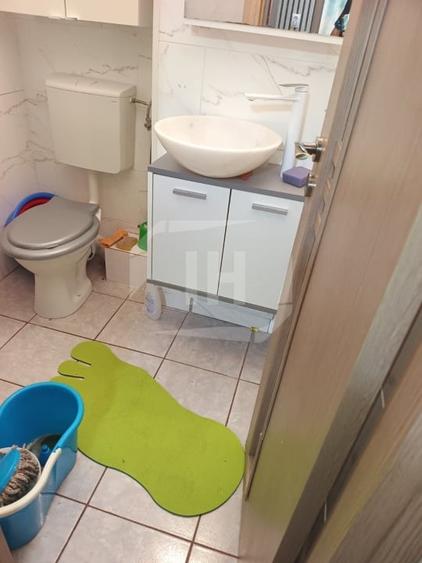 Apartament cu 3 camere decomandat, mobilat în Între Lacuri