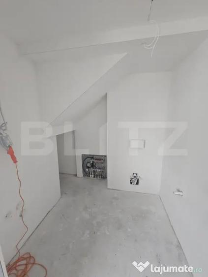 Casă cu 4 camere cu Teren 400 Mp în Central