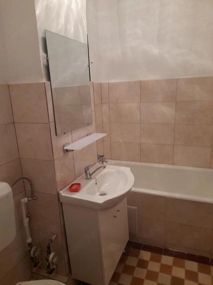 Apartament cu 3 camere decomandat în Drumul Taberei