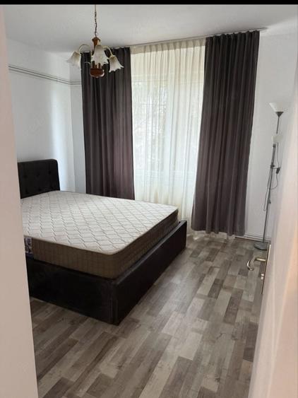 Apartament cu 2 camere decomandat în Pandurilor