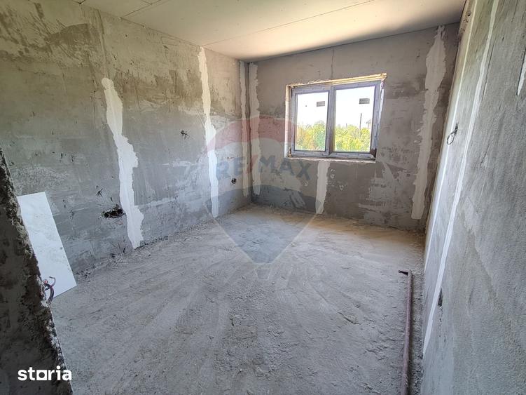 Casă cu 4 camere cu Teren 500 Mp în Central
