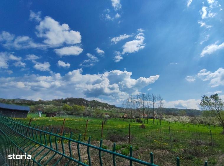 Casă cu 3 camere cu Teren 2370 Mp în Mihăești
