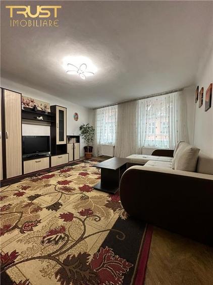 Apartament cu 3 camere decomandat în Centrul Istoric